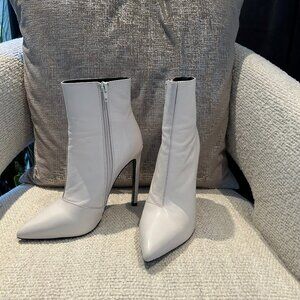 Tony Bianco “Freddie” Leather Ankle Boots — White Capretto (Size 7)